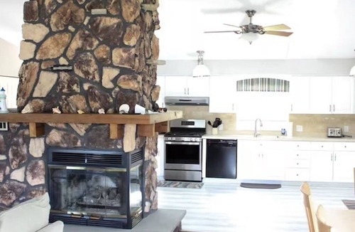 McHenry House | The Emerald Retreat