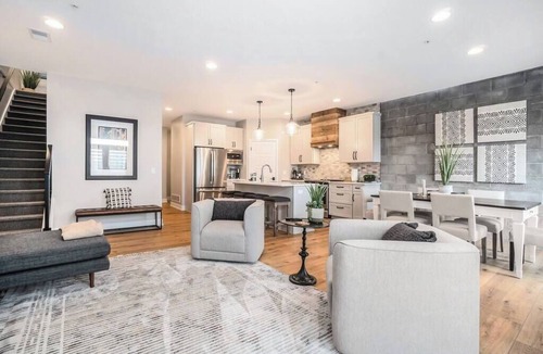 Holland Condo | The George and Evelyn on 8th, Evelyn 202