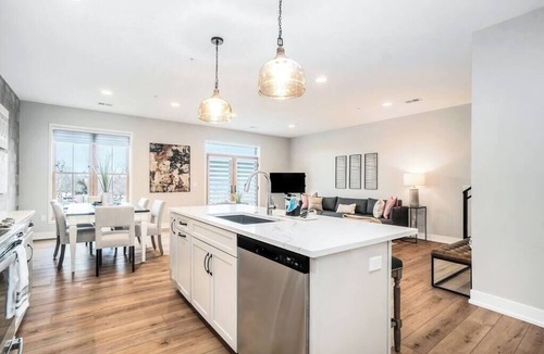 Holland Condo | The George and Evelyn on 8th, Evelyn 202