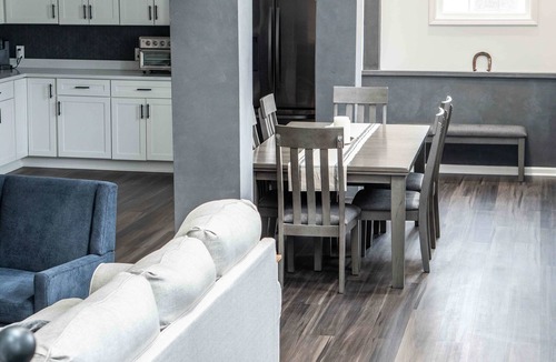 Lake Geneva House | The Greystone - Stay for 12!