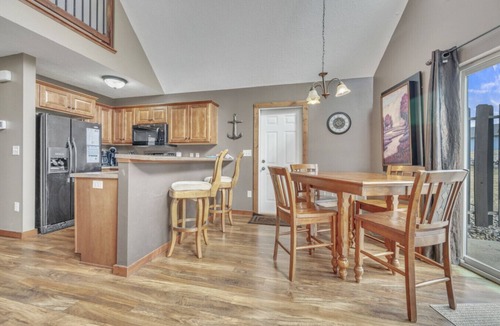 Spirit Lake Cabin | The Hook Wine and Sinker House at Bridges Bay Resort