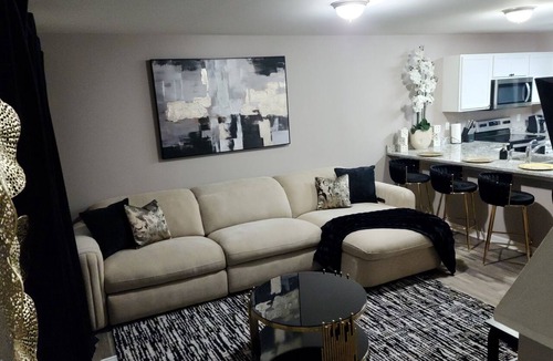 Burton House | The Luxe house ◇Modern Luxury Retreat