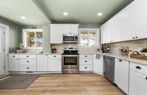 Lake Geneva House | The Mainstay | Lake Geneva Vacation Home — Walk to Lake & Shops l Sleeps 15