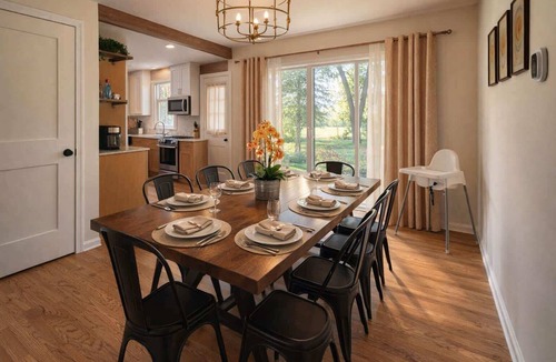 West Chicago House | The Orchard House/King Bed/Privacy/Walking Trail