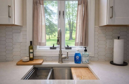 West Chicago House | The Orchard House/King Bed/Privacy/Walking Trail