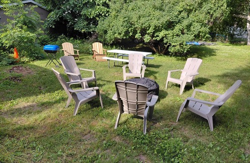 Waupaca House | The Pine House - Sleeps 8 - Downtown Waupaca