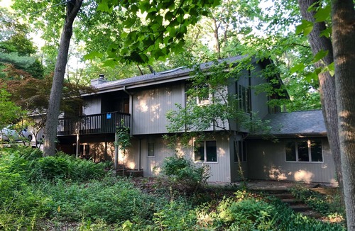 Harbert House | The Sand House: Step into Summer! Steps from Private lake Michigan Beach!