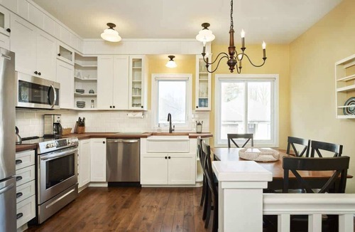 Holland House | The Savannah: 2BR + Loft Townhome Sleeps 8 | Pool, Hot Tub, Free Golf, Near Lake Michigan