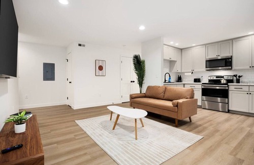 Morton Apartment | The Silo 1 - 1BD Traveler`s Haven