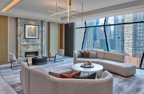 Near East Side Hotel | The St. Regis Chicago
