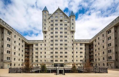 Grandville Apartment | The Tower Wing Apartments at The Grand Castle
