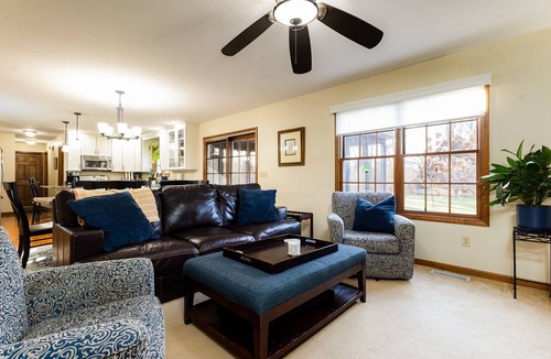 Georgetown House | The Ultimate Irish Getaway | 1.5 Miles from Campus