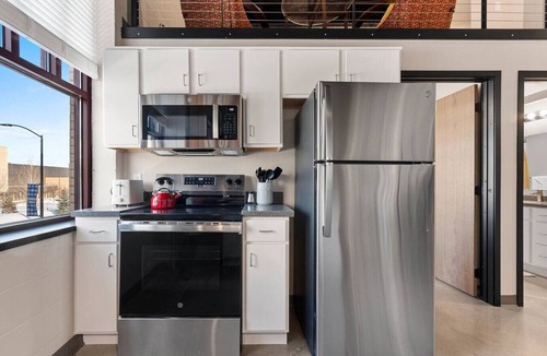 Green Bay Apartment | The Urban Palette - Downtown GB & KI Convention