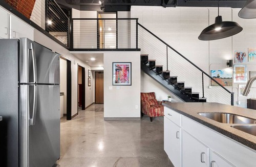 Green Bay Apartment | The Urban Palette - Downtown GB & KI Convention
