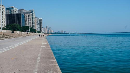Streeterville Hotel | The Wade