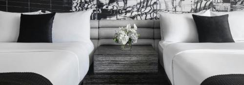 Streeterville Hotel | The Wade