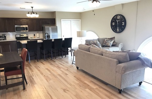 Oshkosh Apartment | The Washington Place Historical Flats - Unit 402