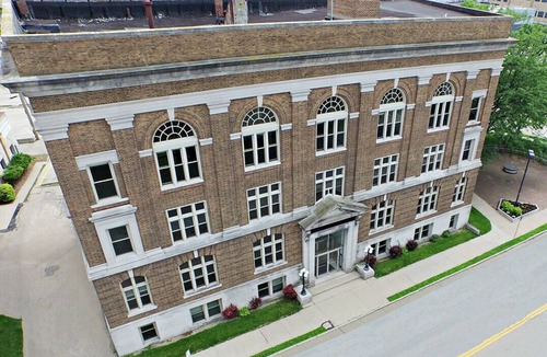 Oshkosh Apartment | The Washington Place Historical Flats - Unit 402