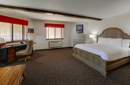 Peoria Hotel | Theme Suite w/Fireplace & Dry Bar! Stoney Creek Peoria | 2 Units