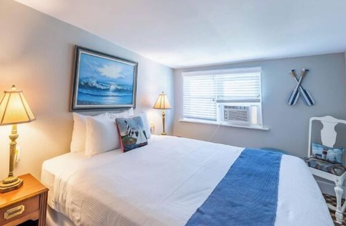 Whitehall Resort | Three bedroom unit is great for large families or friends