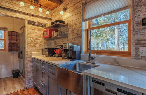 Douglas House | Tiny Barn-Tiny home retreat with hot tub & lake sounds