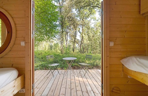 Calviac-en-Perigord House | Tiny Home "Unique Accommodation for 3 People" with Shared Pool