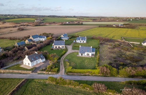 Plozevet House | Tipoz'Immo Les Coquillages - Sea view and access on foot to the GR34 - Pets welcome