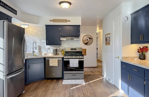 Wauwatosa House | Tosa Boho Inn - Updated/3B1B-4Bed/Spacious Yard/Quiet Neighborhood/