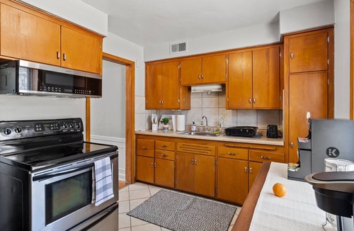 Wauwatosa Apartment | Tosa's Cozy Corner - Pet & Family Friendly, Walkable, Near Downtown Tosa & MKE!