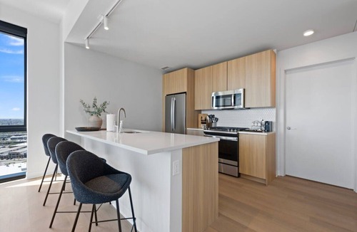 River North Apartment | Travelers Are Raving About This Place|TheHemlock