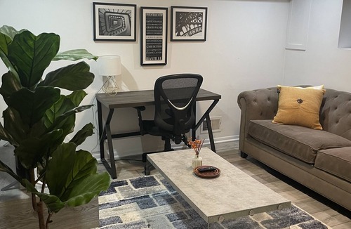 Douglas Condo | Trendy apt near McCormick Place & Wintrust Arena