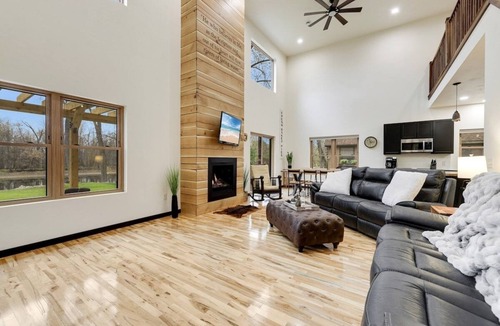 New London House | Tubing on the Wolf River - Luxury Experience