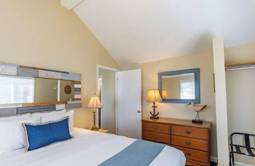 Whitehall Resort | Two bedroom cottage with 3 beds and a sofa sleeper