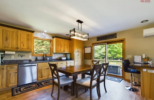 Munising House | U.P. Getaway, Close to Miners Castle, Hiking