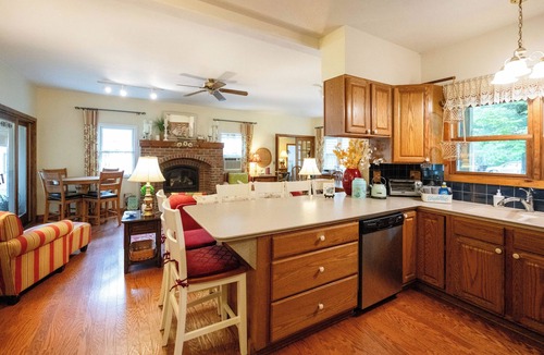 Douglas House | Ultimate Group Retreat | Sleeps 20 | Beach + Hot Tub