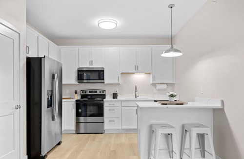 Orange Prairie Apartment | Unit 303 at Summershade