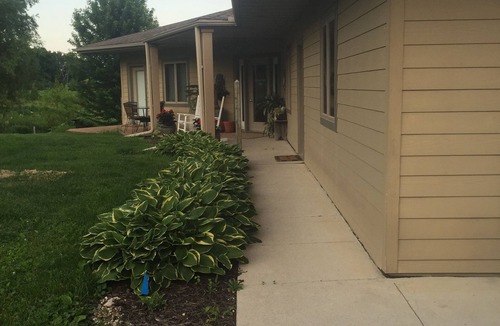Decorah House | Upper Iowa River Valley Overlook, Peaceful Country Escape