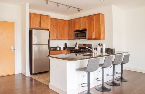 Yankee Hill Apartment | Upscale Apartment Near Lake Michigan · Sleeps 6-7