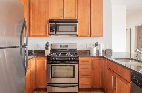 Yankee Hill Apartment | Upscale Apartment Near Lake Michigan · Sleeps 6-7