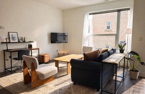 Yankee Hill Apartment | Upscale Apartment Near Lake Michigan · Sleeps 6-7