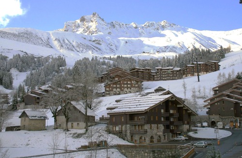 Valmorel Apartment | Valmorel apartment (4 people 30 m2) back to the skis .Terrace with porch.
