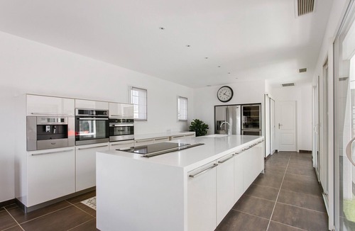 Beziers Villa | Villa "Le Golf St Thomas" with Private Terraces, Outdoor Pool, and Wi-Fi