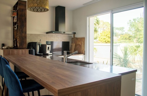 Labenne-Ocean House | Villa Maripa, an exotic oasis with a pool and hot tub, near the beach, sleeps 6