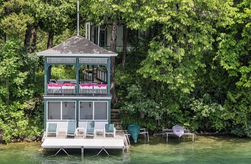 Elkhart Lake Cottage | Villa von Baumbach - Trade Screens for Stories