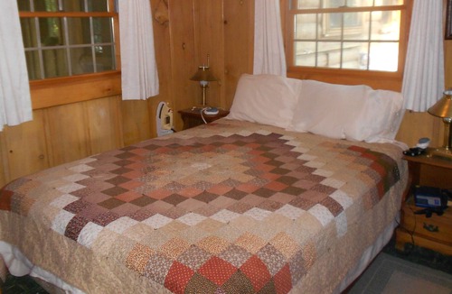 Newaygo Cabin | Vintage 3 bedroom cottage with 1.5 bath overlooking Bills Lake, Michigan