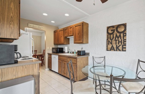 Fontana-on-Geneva Lake Condo | Vip Cabana at Abbey Villas- Steps to the pool