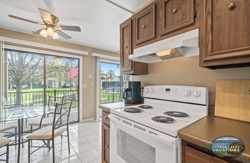 Fontana-on-Geneva Lake Condo | Vip Cabana at Abbey Villas- Steps to the pool