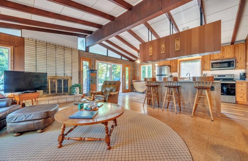 Wahpeton Cabin | Wake up on West Lake. Classic Cabin Retreat! Family Friendly with your own dock.