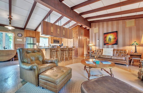 Wahpeton Cabin | Wake up on West Lake. Classic Cabin Retreat! Family Friendly with your own dock.