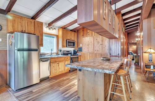 Wahpeton Cabin | Wake up on West Lake. Classic Cabin Retreat! Family Friendly with your own dock.